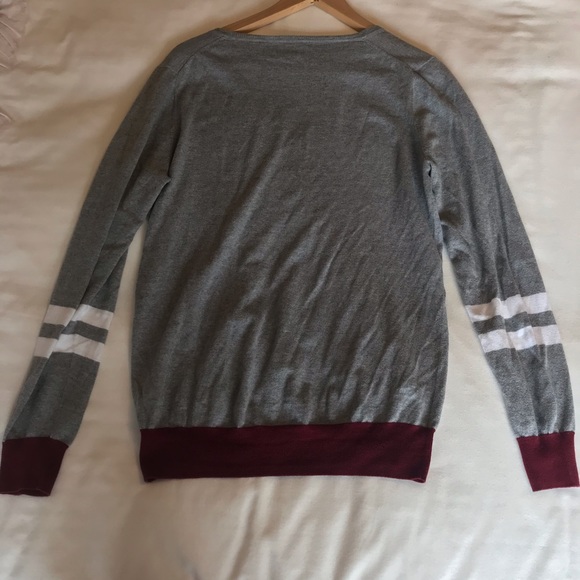 J. Crew Women’s Grey V-Neck Sweater - Large - Picture 5 of 5